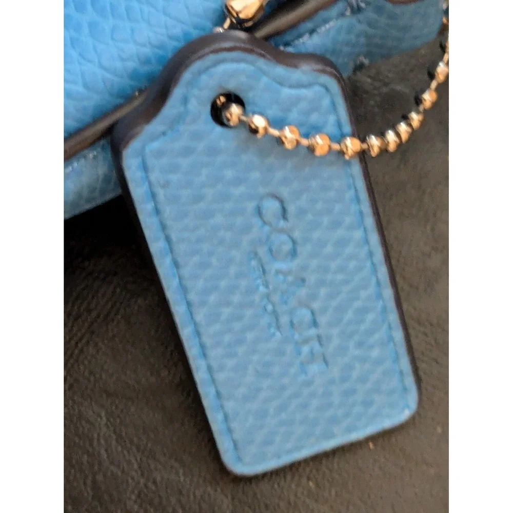 Coach New York Hipster Blue Pebbled Leather Crossbody Purse Strap 9 x 9 In